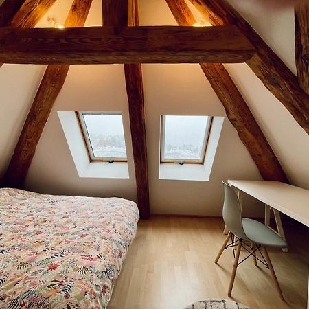 Duplex + Parking Gratuit Facile Appartement Sainte-Suzanne  Buitenkant foto